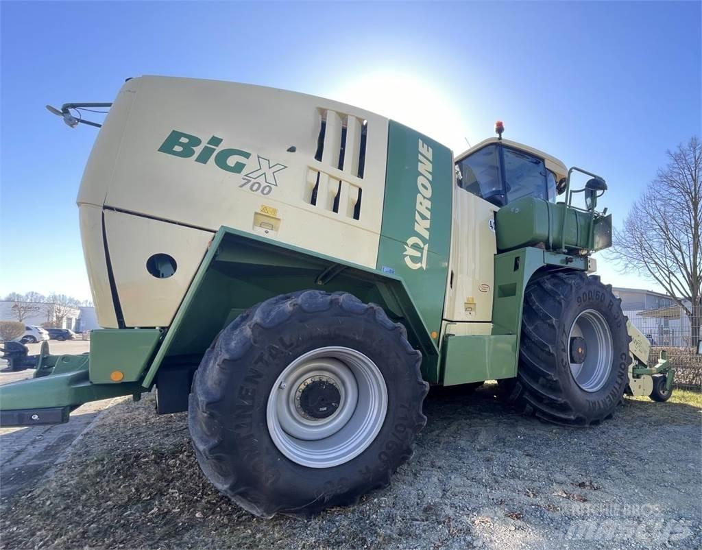 Krone BIG x 700 Önjáró szecskázók