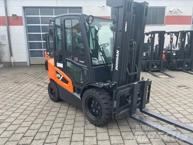 Doosan D35C-9 Dízel targoncák