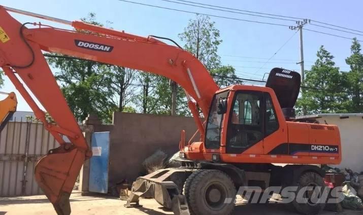 Doosan DH210W-7 Gumikerekes kotrók
