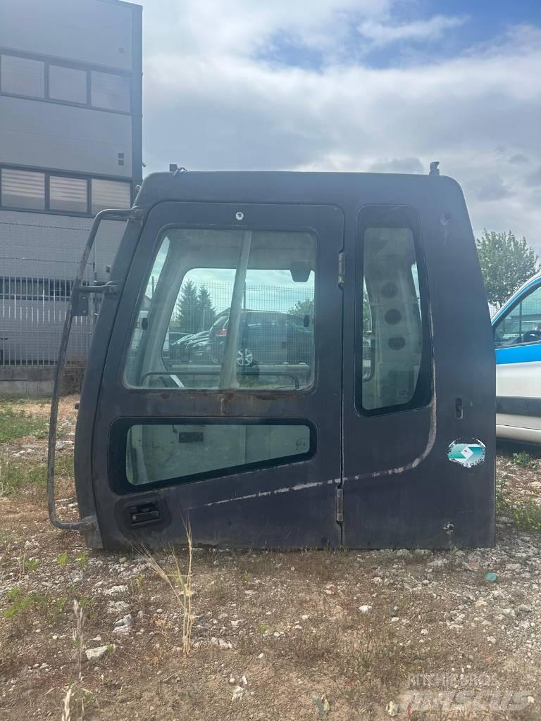 Hyundai 320 LC7A Lánctalpas kotrók