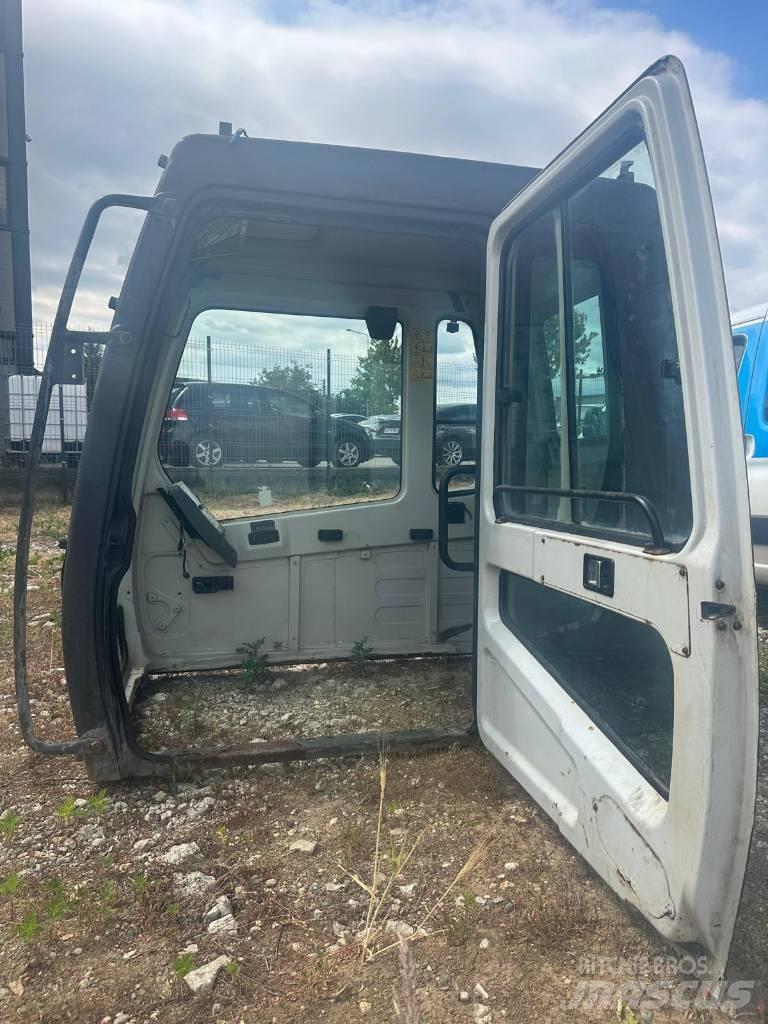 Hyundai 320 LC7A Lánctalpas kotrók