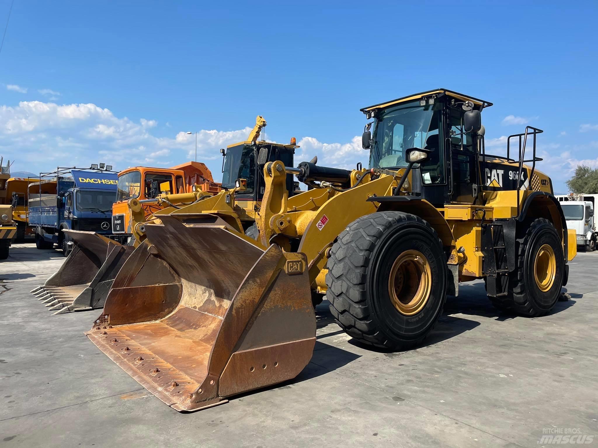 CAT 966K Gumikerekes homlokrakodók