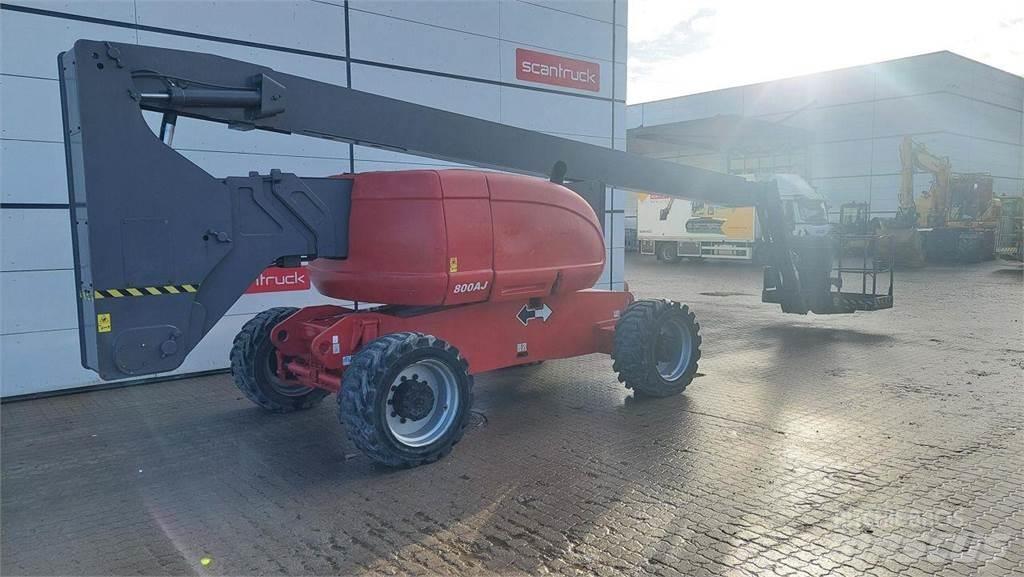 JLG 800AJ Karos emelők