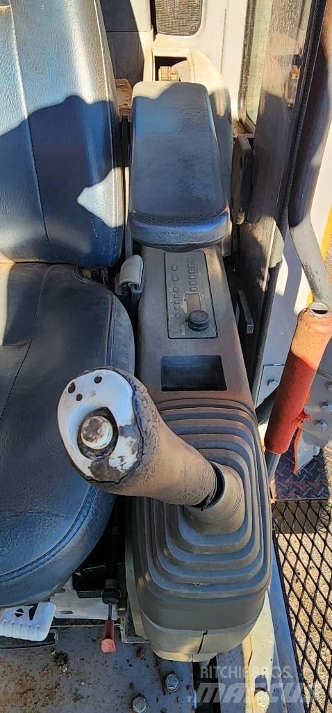 Hitachi ZX 225 USR Lánctalpas kotrók