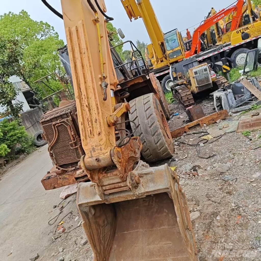 Hyundai Robex 220-9 Lánctalpas kotrók