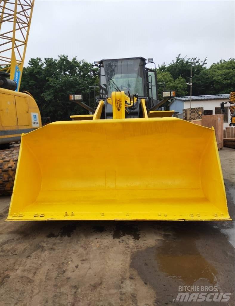 Komatsu WA 380 Gumikerekes homlokrakodók