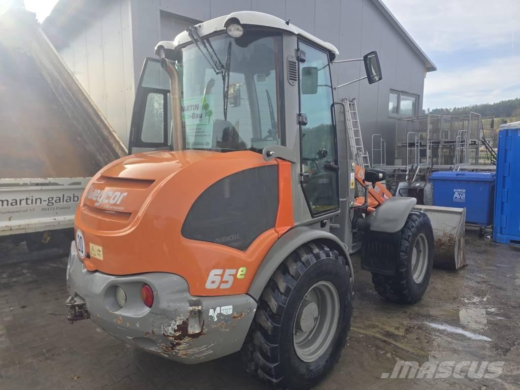 Atlas AR 65 Gumikerekes homlokrakodók