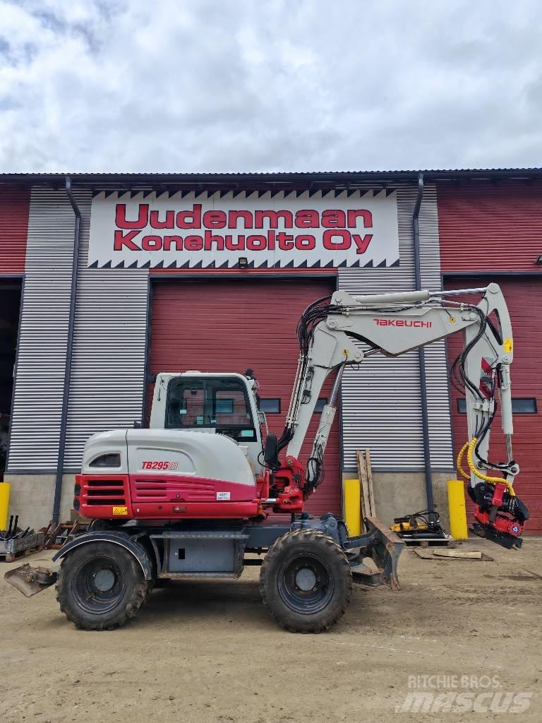 Takeuchi TB295W Gumikerekes kotrók