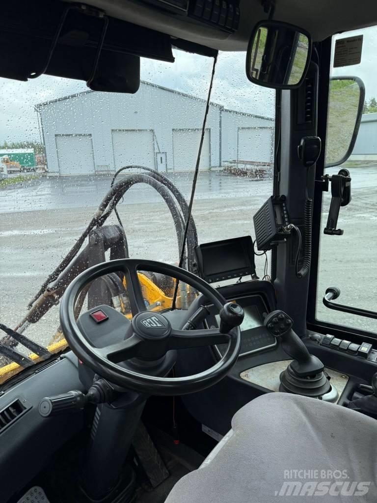 JCB 412 S Gumikerekes homlokrakodók