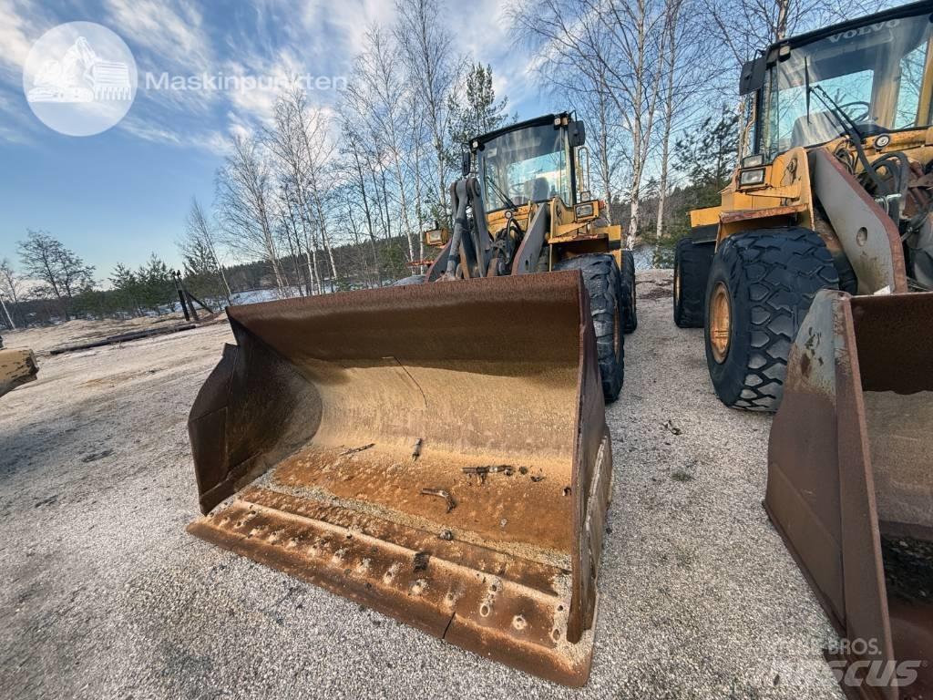 Volvo L 120 C Gumikerekes homlokrakodók