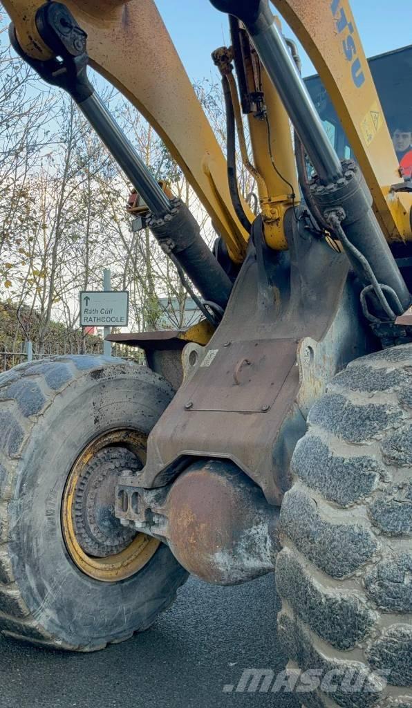 Komatsu WA 600-6 Gumikerekes homlokrakodók