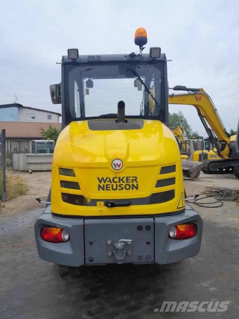 Wacker Neuson WL 34 Gumikerekes homlokrakodók