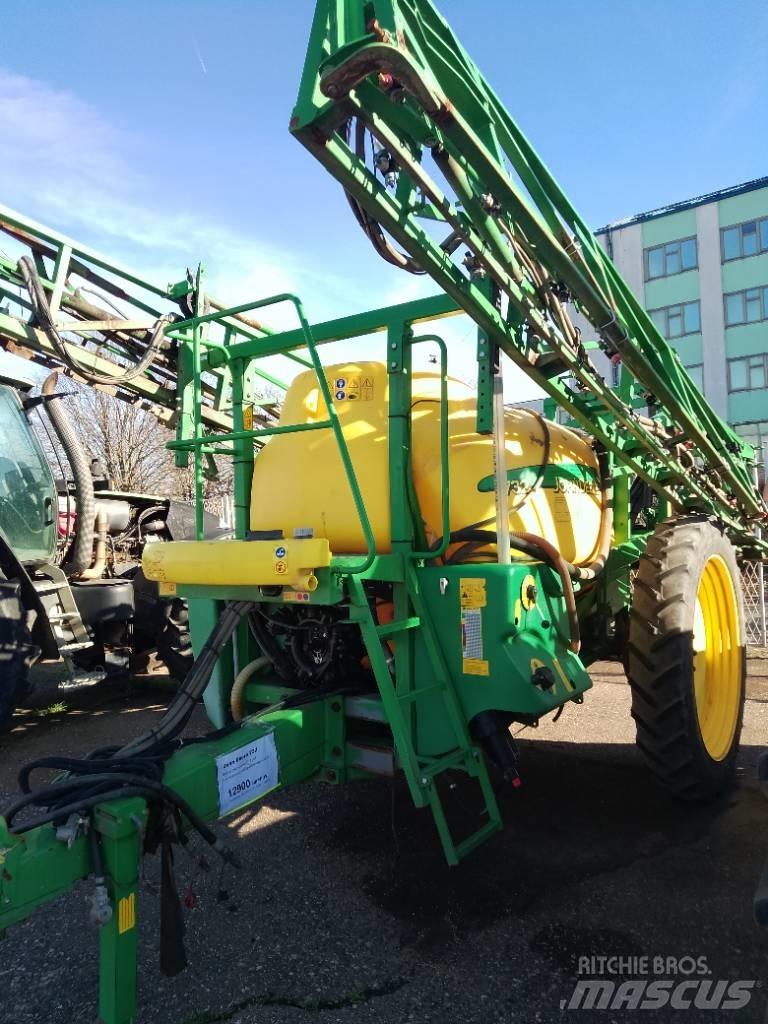 John Deere 732 Vontatott trágyaszórók