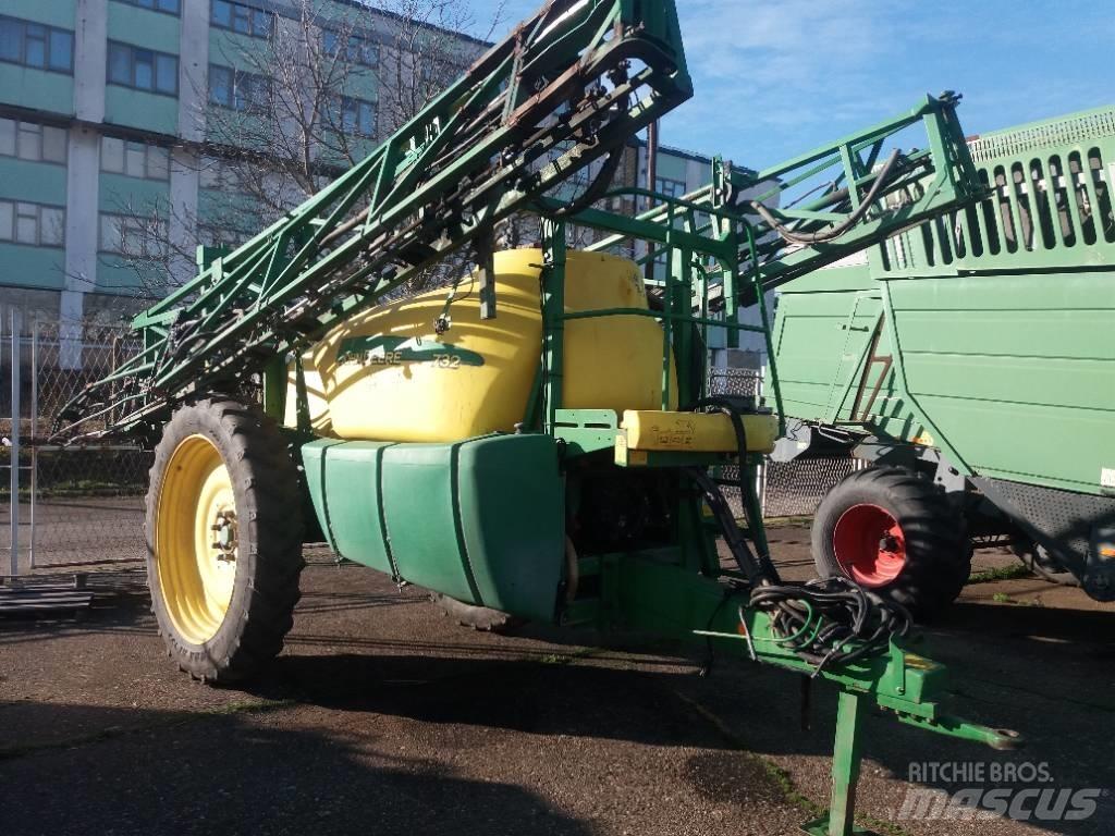 John Deere 732 Vontatott trágyaszórók
