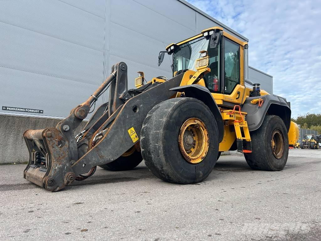 Volvo L120H Gumikerekes homlokrakodók