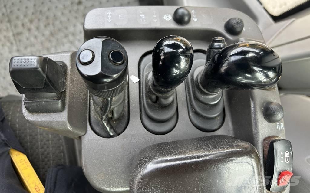 Volvo L120H Gumikerekes homlokrakodók