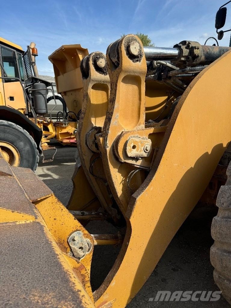 CAT 980 K Gumikerekes homlokrakodók