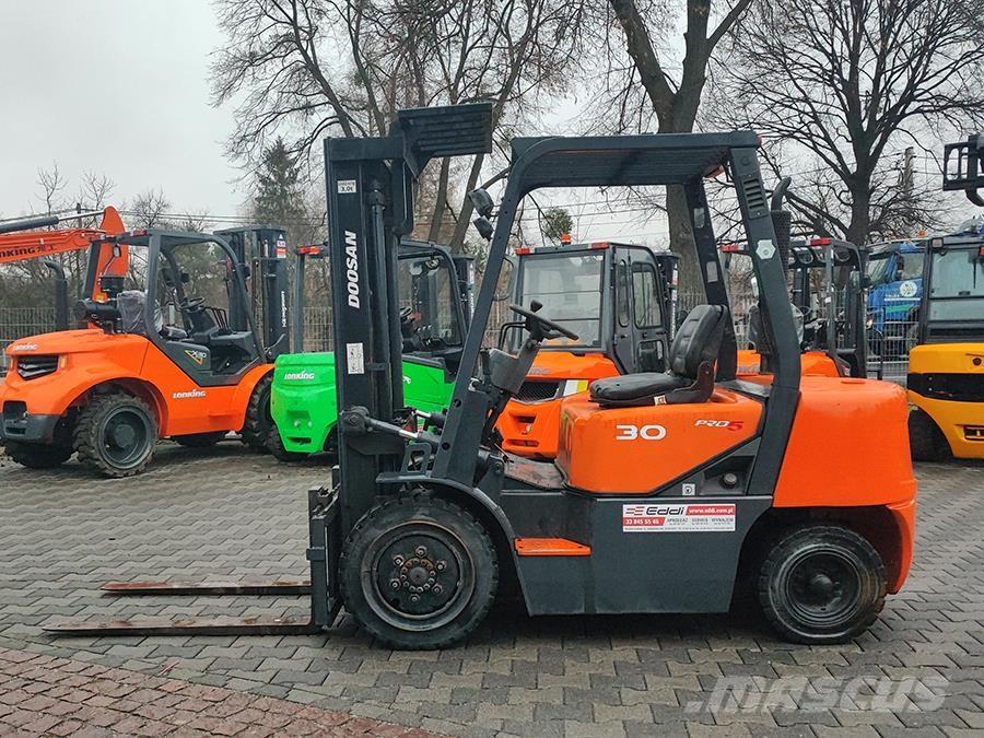 Doosan D30G Dízel targoncák