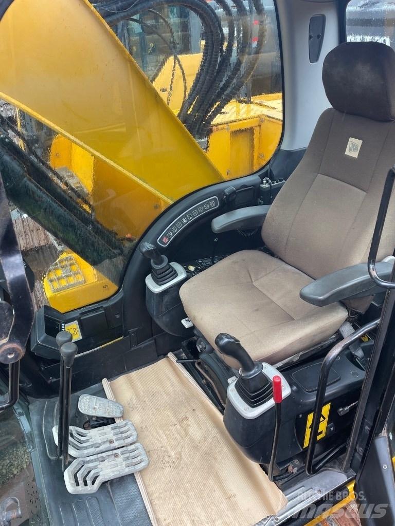 JCB JZ140LC Lánctalpas kotrók