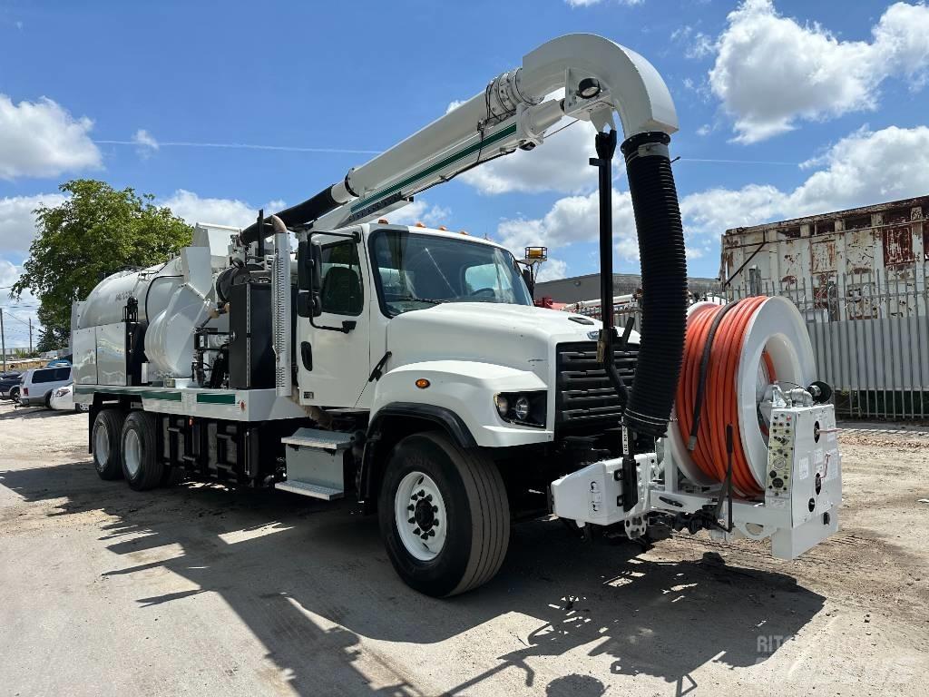 Freightliner 114 SD Vákuum teherautok