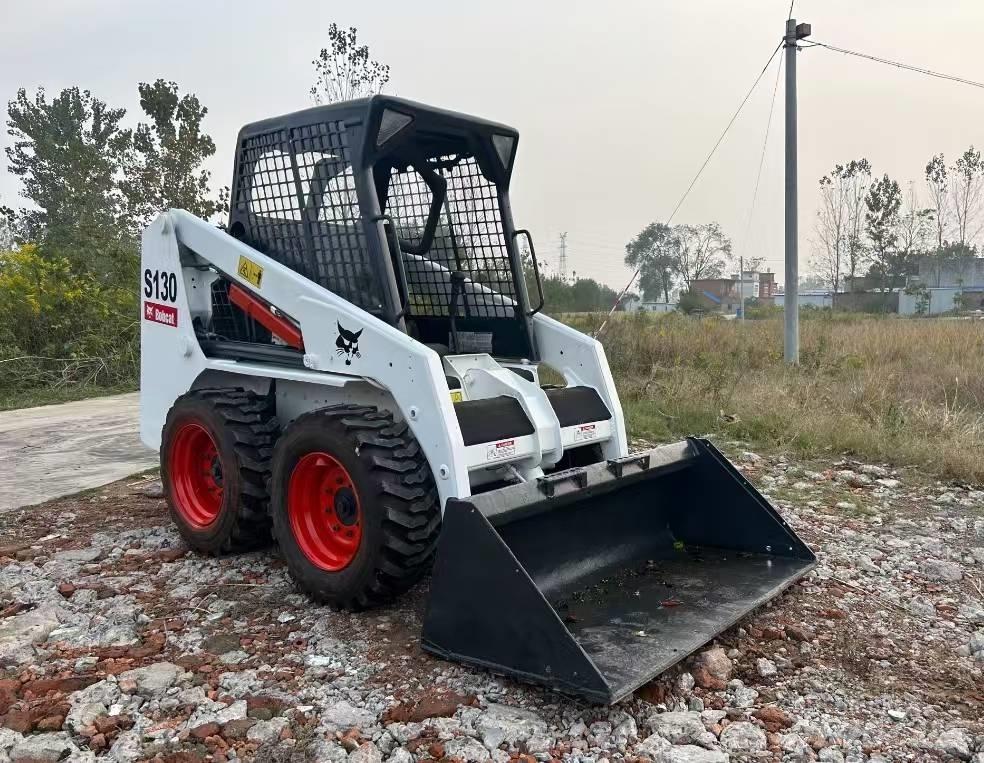 Bobcat S 130 Kompaktrakodók