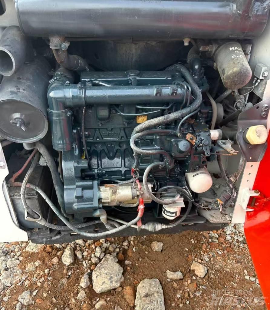 Bobcat S 130 Kompaktrakodók
