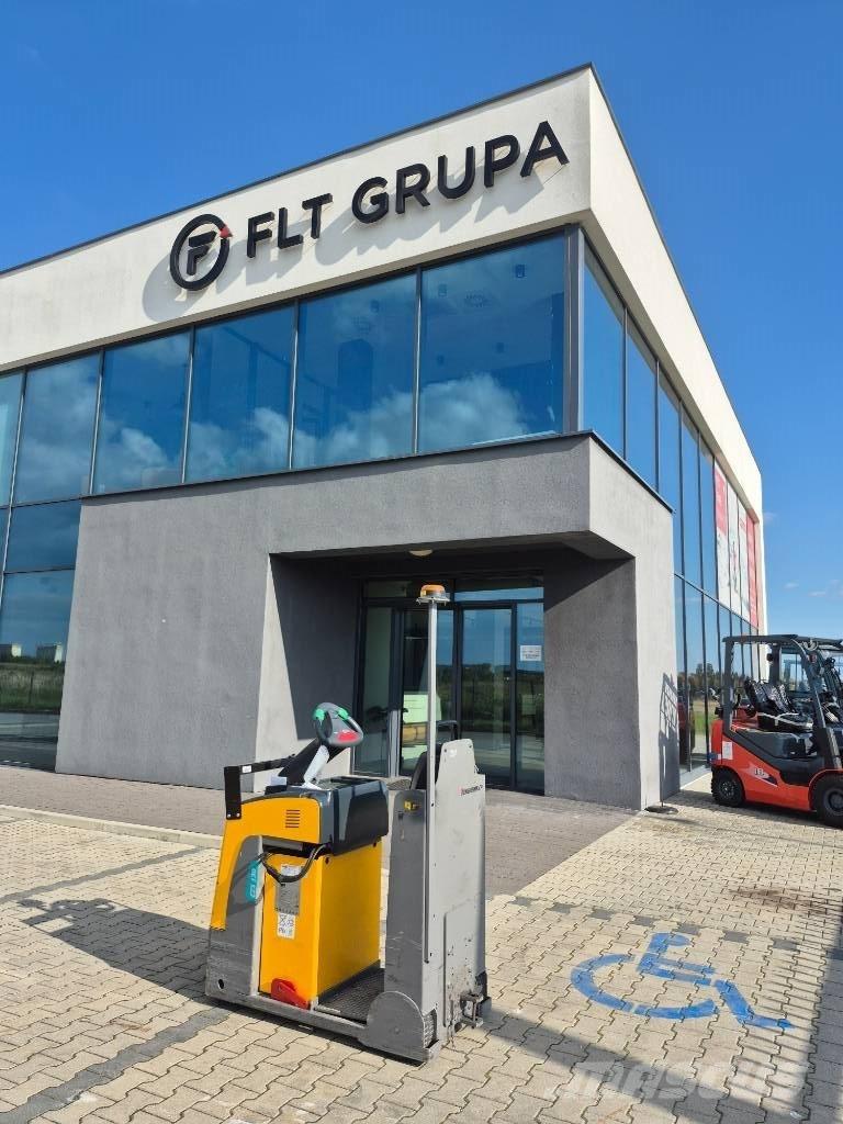 Jungheinrich EZS 130 Vontatótargonca