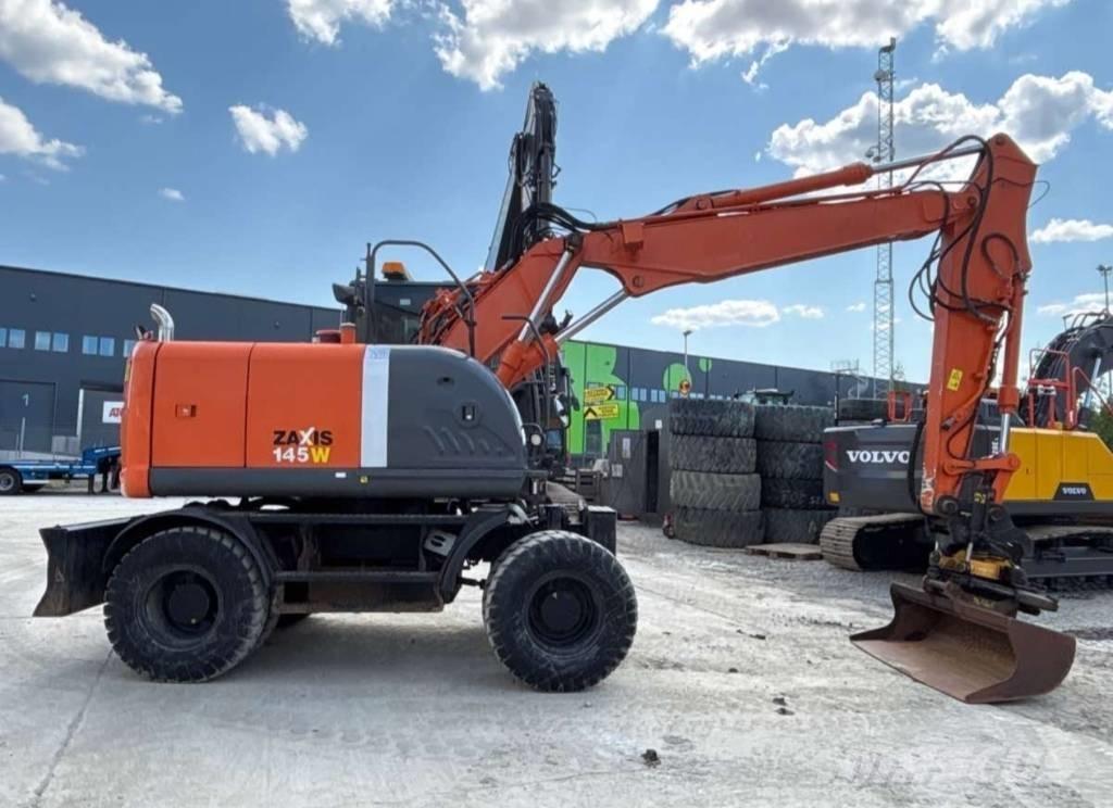 Hitachi ZX 145 W-3 Gumikerekes kotrók