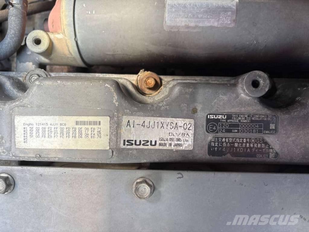Hitachi ZX 145 W-3 Gumikerekes kotrók