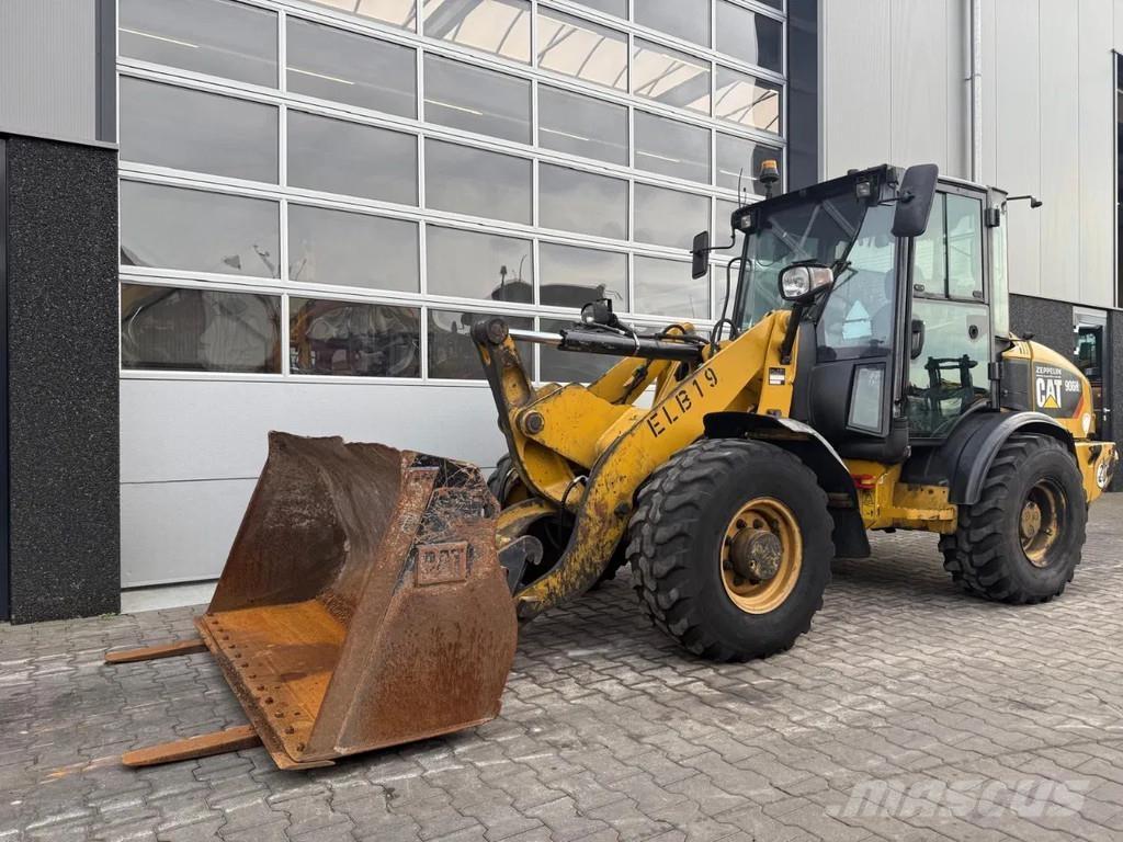 CAT 906H2 Gumikerekes homlokrakodók