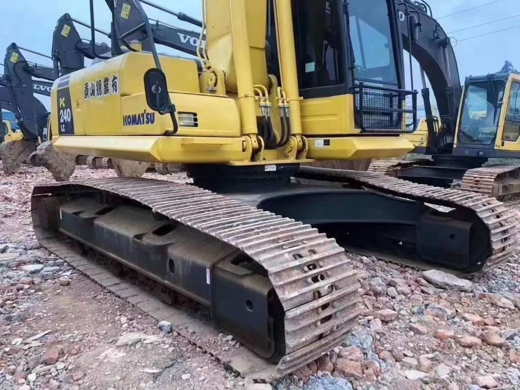 Komatsu PC 240 Lánctalpas kotrók