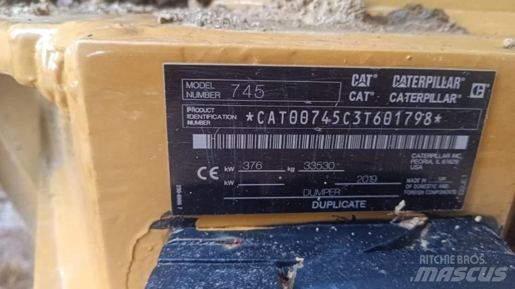 CAT 745 Csuklósdömperek