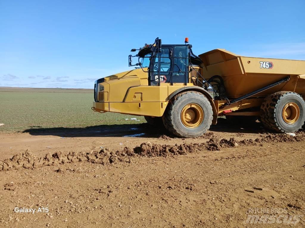 CAT 745 Csuklósdömperek