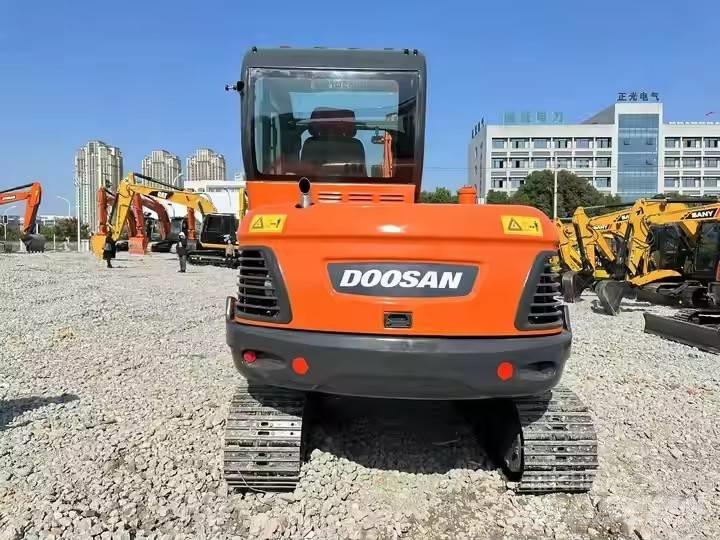 Doosan DX60-9C Lánctalpas kotrók
