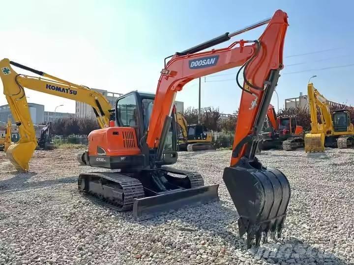 Doosan DX60-9C Lánctalpas kotrók