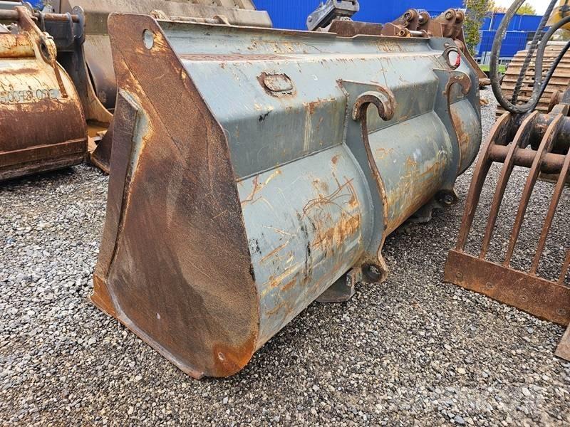 Liebherr L 514 Gumikerekes homlokrakodók