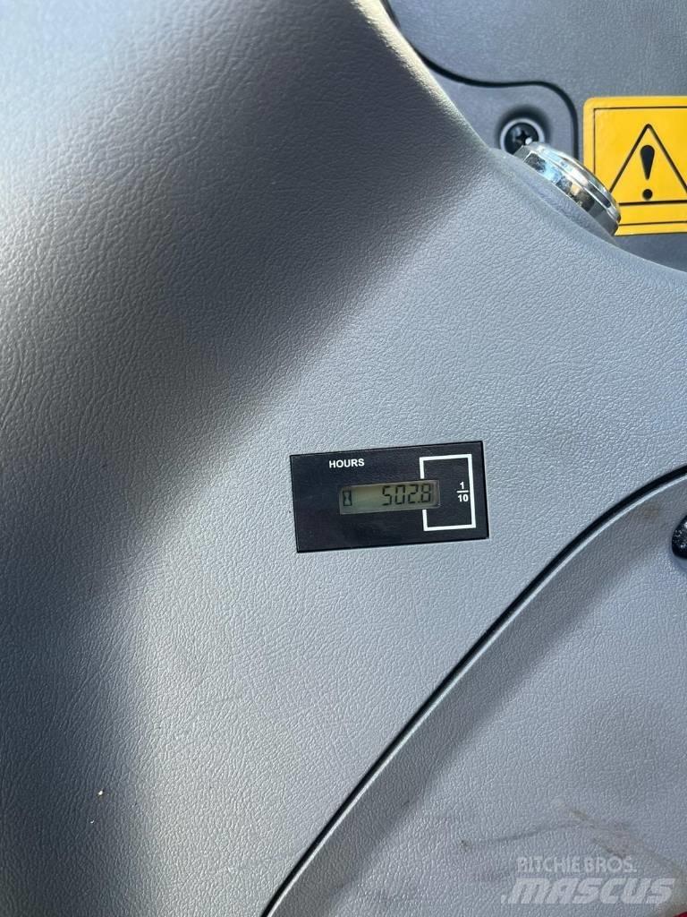 Hyundai HW 65 A Gumikerekes kotrók