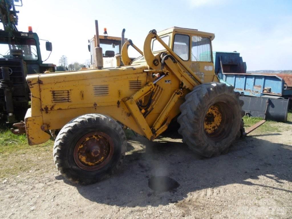 Volvo 218 TD Gumikerekes homlokrakodók