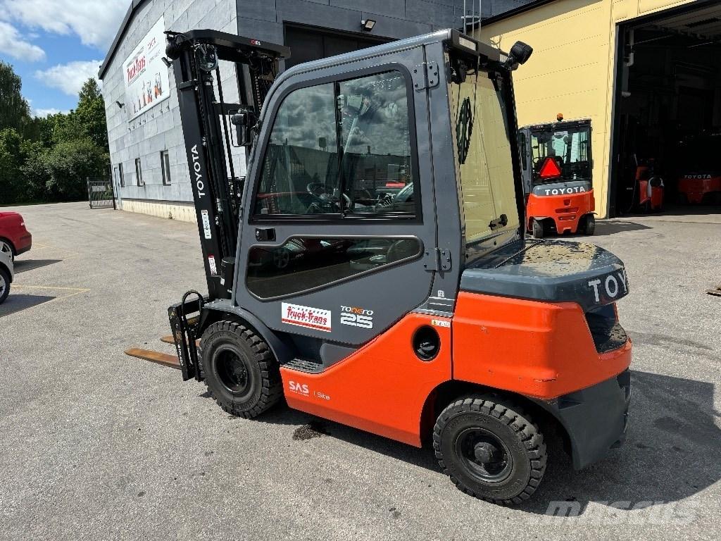 Toyota 52-8FDF25 Dízel targoncák