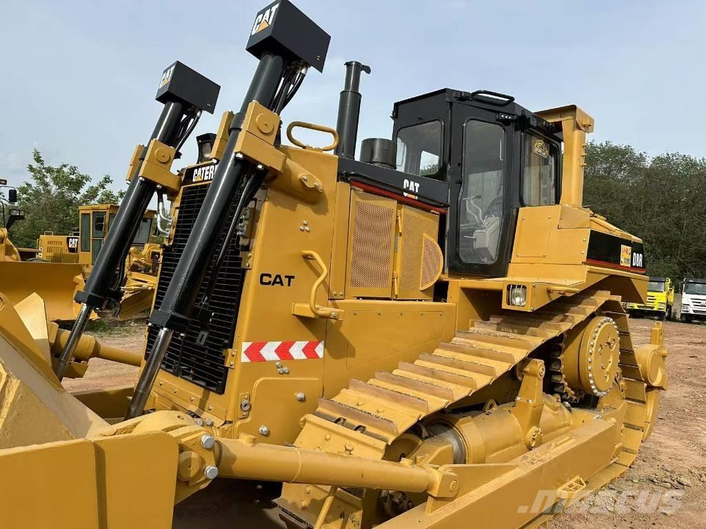 CAT D 8 R lánctalpas dózerek
