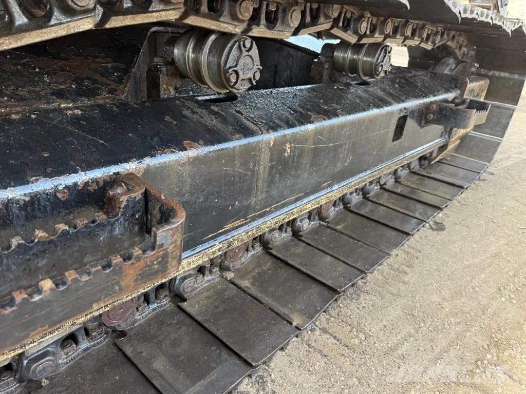 JCB JS 131 Lánctalpas kotrók