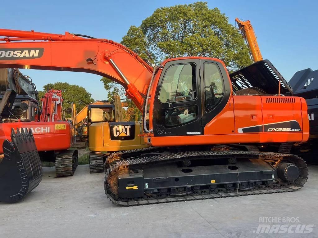 Doosan DX225LC-9C Lánctalpas kotrók