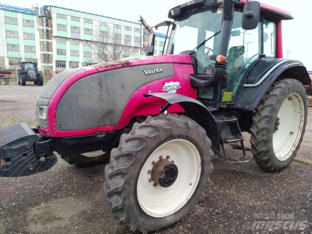 Valtra T 151 E Traktorok
