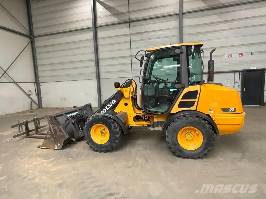 Volvo L 25 F Gumikerekes homlokrakodók