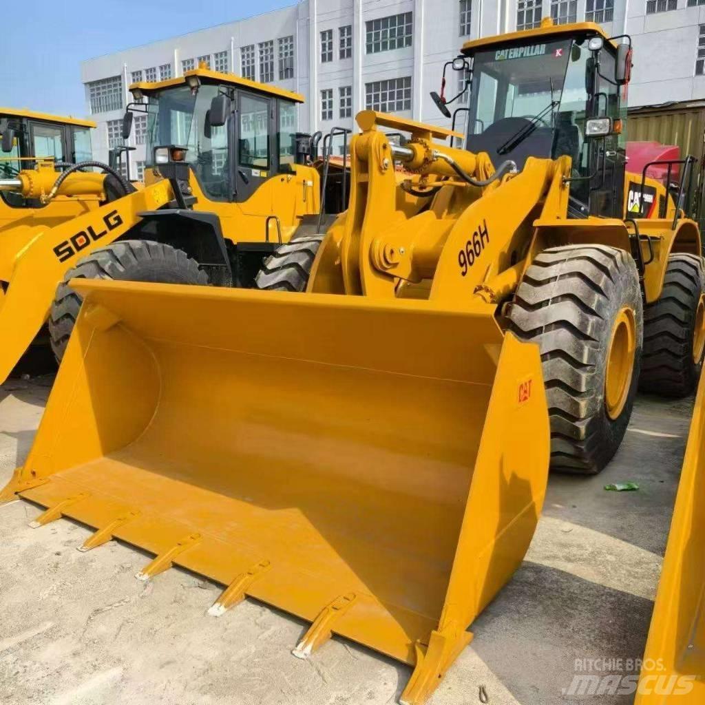 CAT 966 H Gumikerekes homlokrakodók