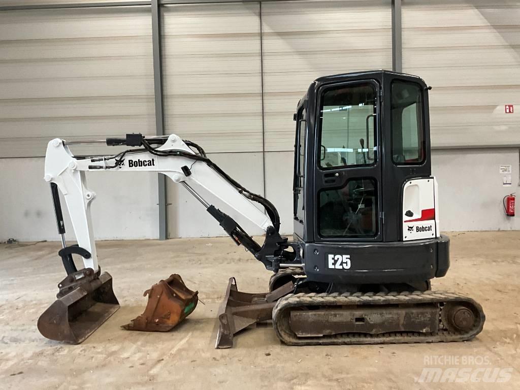 Bobcat E 25 Mini kotrók < 7t