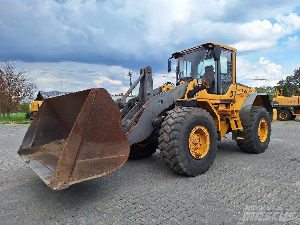 Volvo L 120 F Gumikerekes homlokrakodók