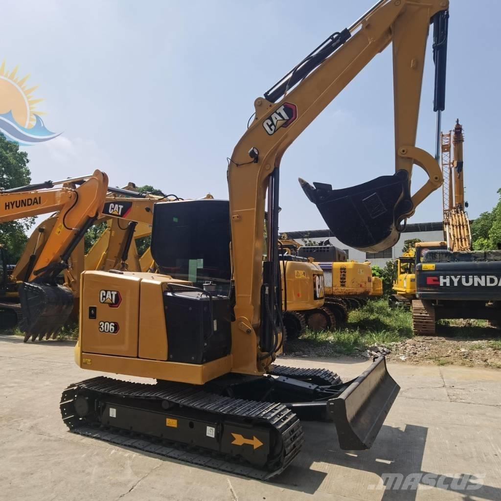 CAT 306 Mini kotrók < 7t