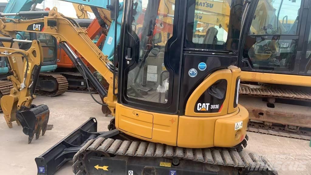 CAT 303 Lánctalpas kotrók
