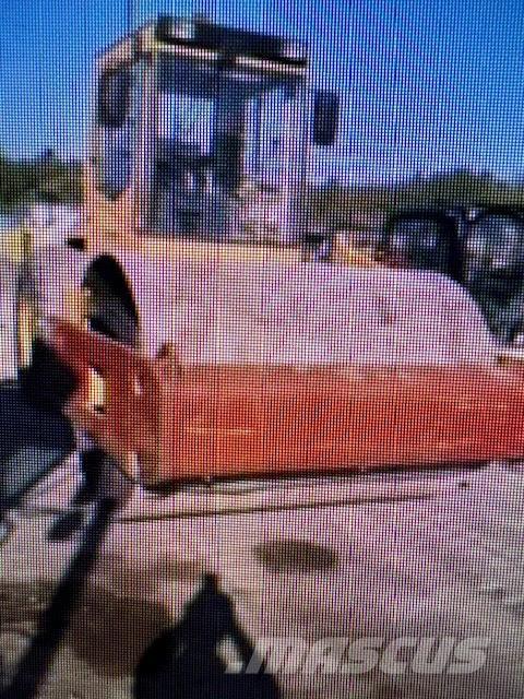 Bomag BW 211 D Ikerdobos hengerek